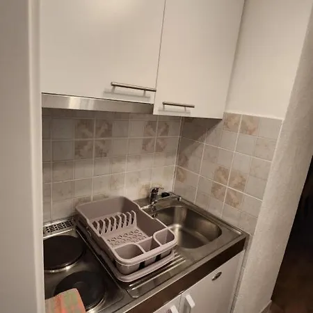 Live In Apartment Split